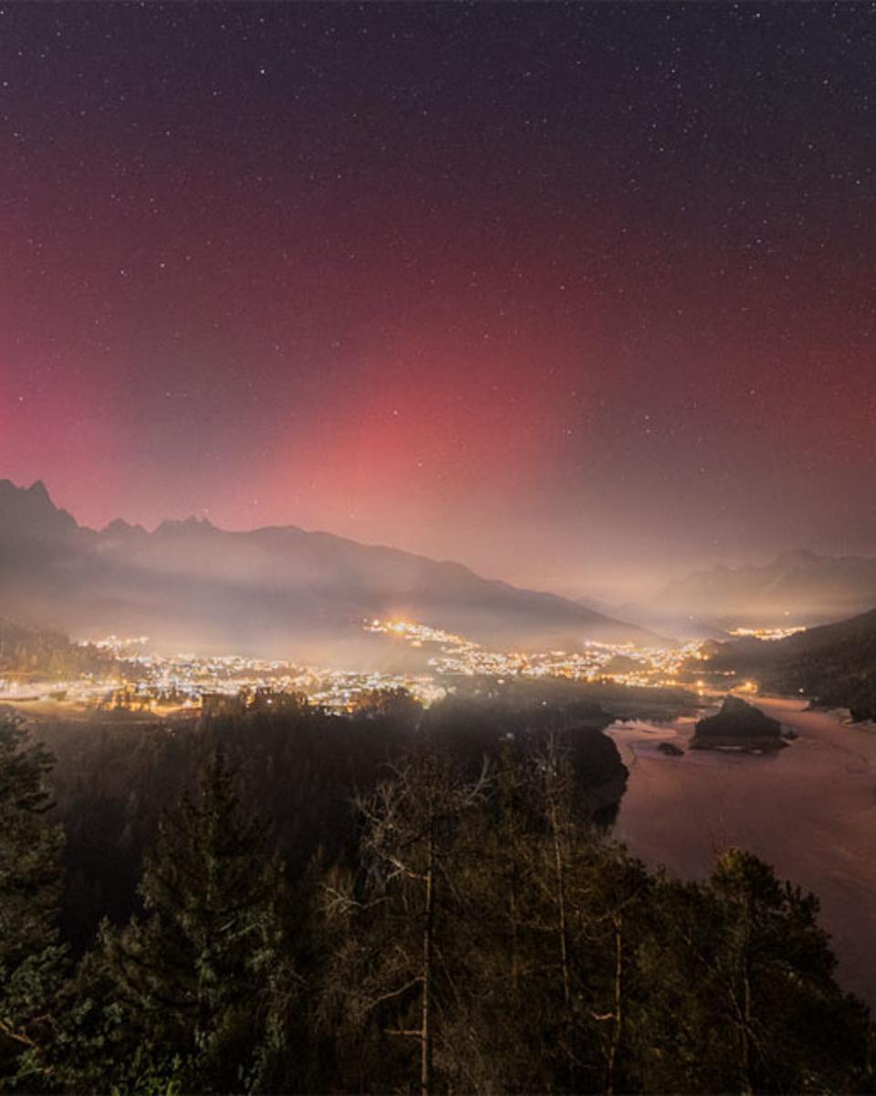 A New Year's Aurora and SAR Arc