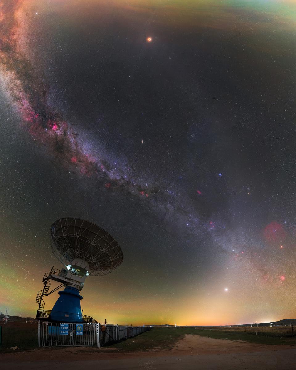 A Double Helix Lunar Eclipse