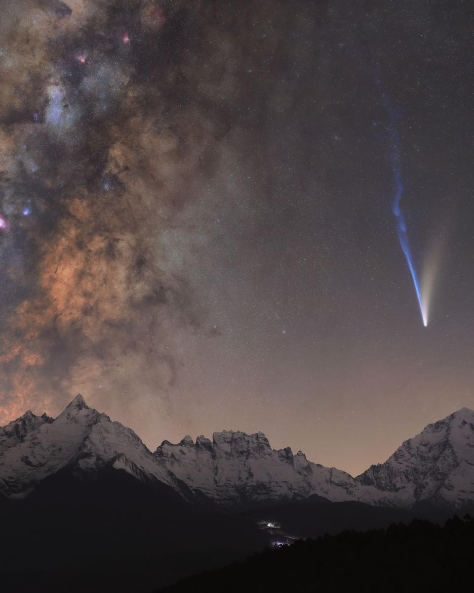Comet Lemmon and the Milky Way