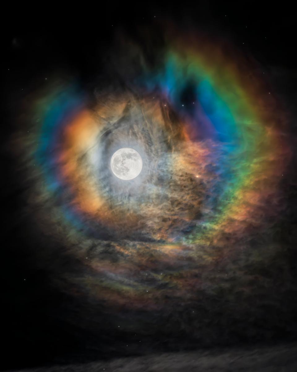 A Super Lunar Corona