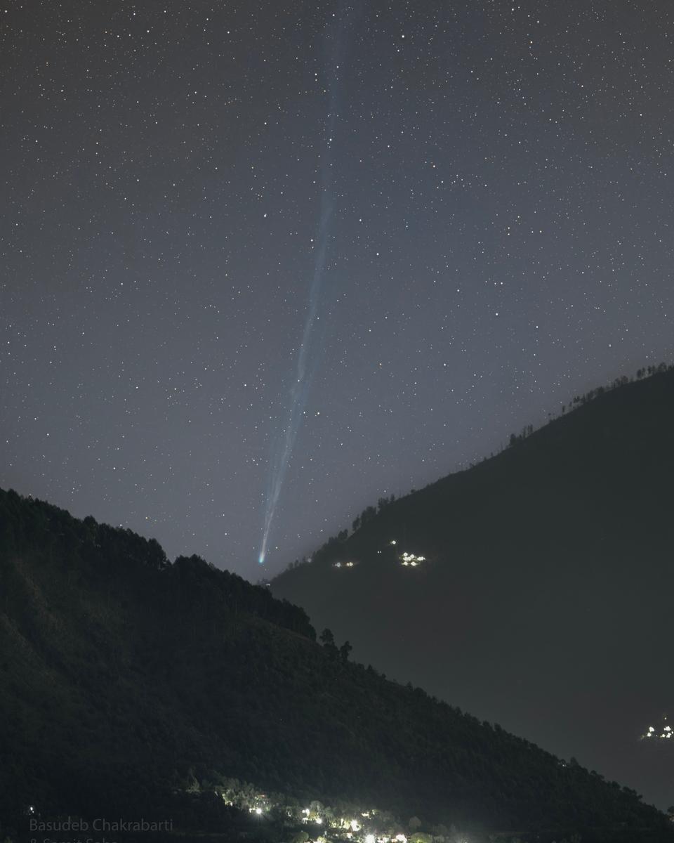 Comet R3 PanSTARRS over a Himalayan Valley
