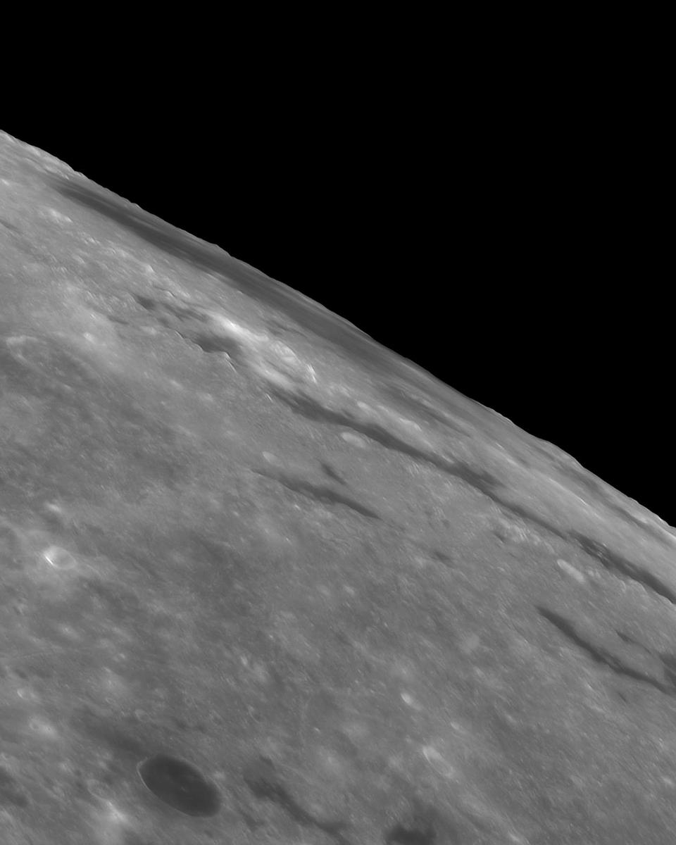 Western Moon, Eastern Sea