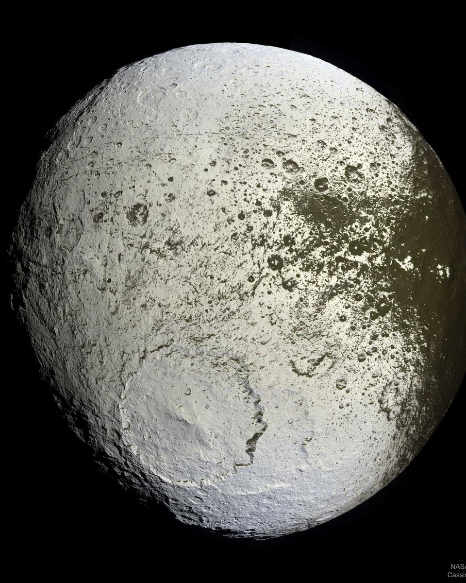 Saturn's Iapetus: Painted Moon