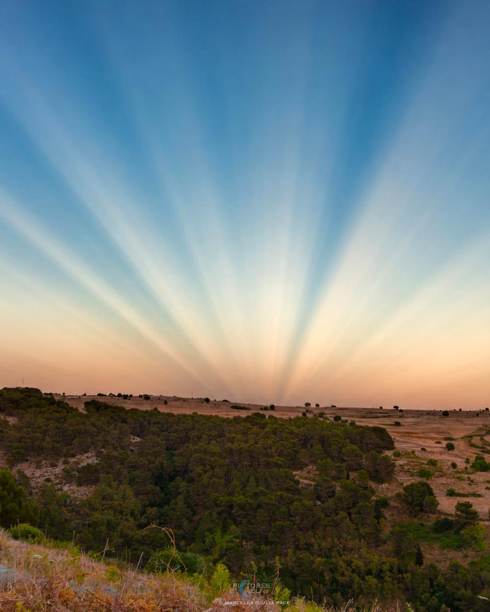 Anticrepuscular Rays over Sicily