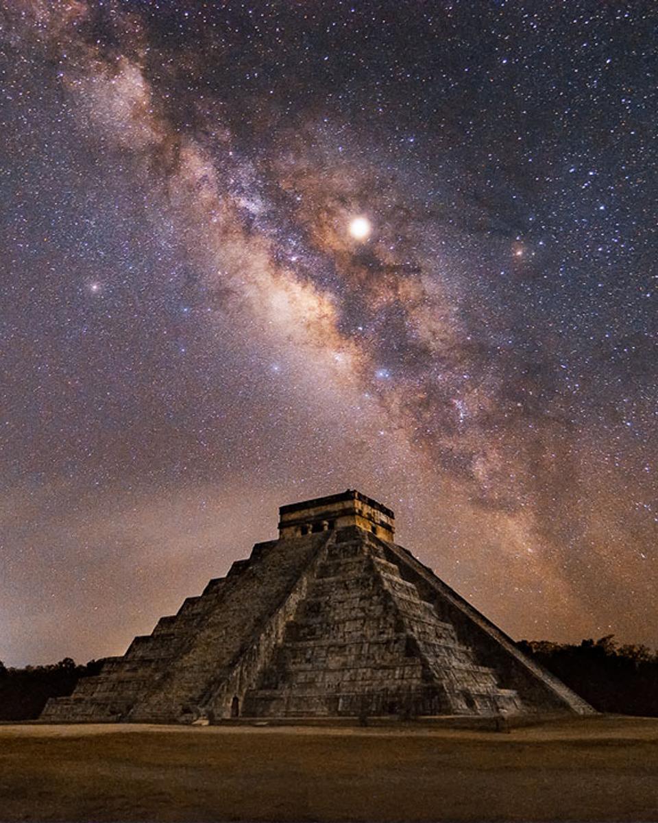 Equinox at the Pyramid of the Feathered Serpent