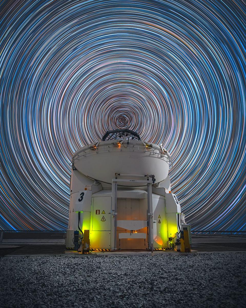 The Sky Turns Above Paranal