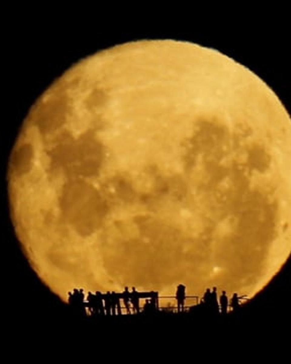 Full Moon Silhouettes