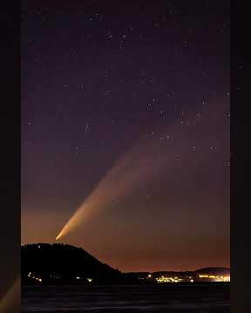 Comet G3 ATLAS Setting over a Chilean Hill