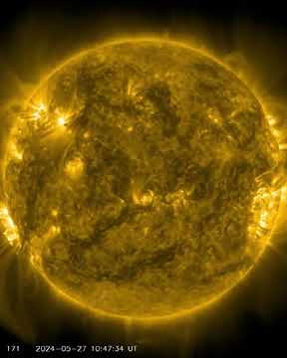 Solar X Flare as Famous Active Region Returns